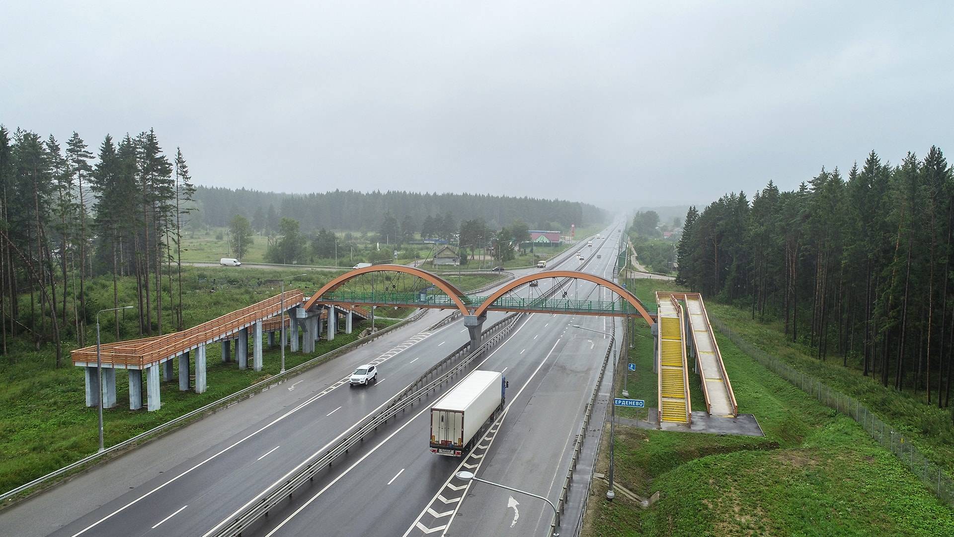 Footbridge on 130 km of M3 Ukraine